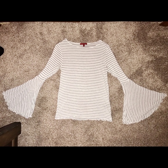 BKE Tops - Bell sleeve top - size small